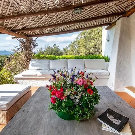 Lu Muntiggiu 12, Emma * Arzachena