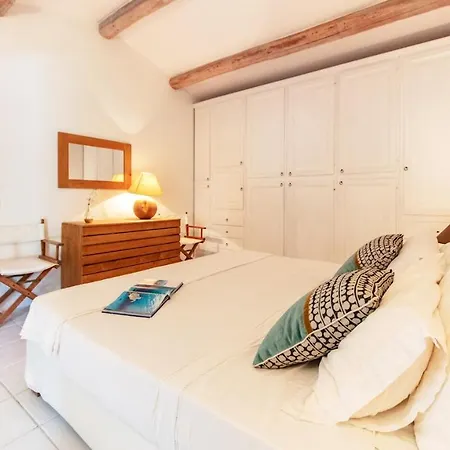 Lu Muntiggiu 12, Emma Villa Arzachena